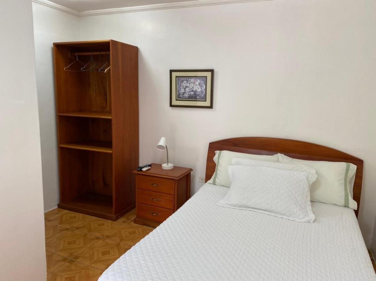 La Peregrina Galapagos B&B Puerto Ayora  Exteriör bild