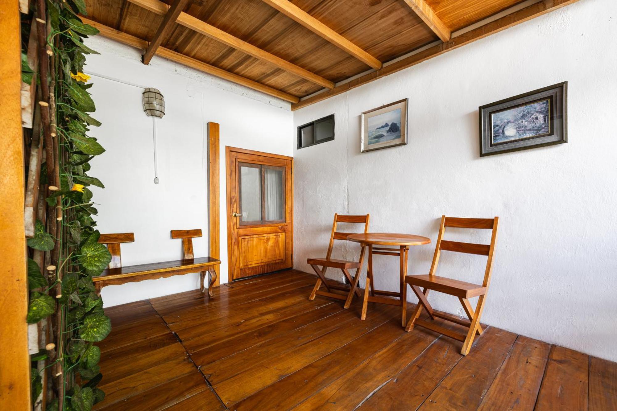 La Peregrina Galapagos B&B Puerto Ayora  Exteriör bild