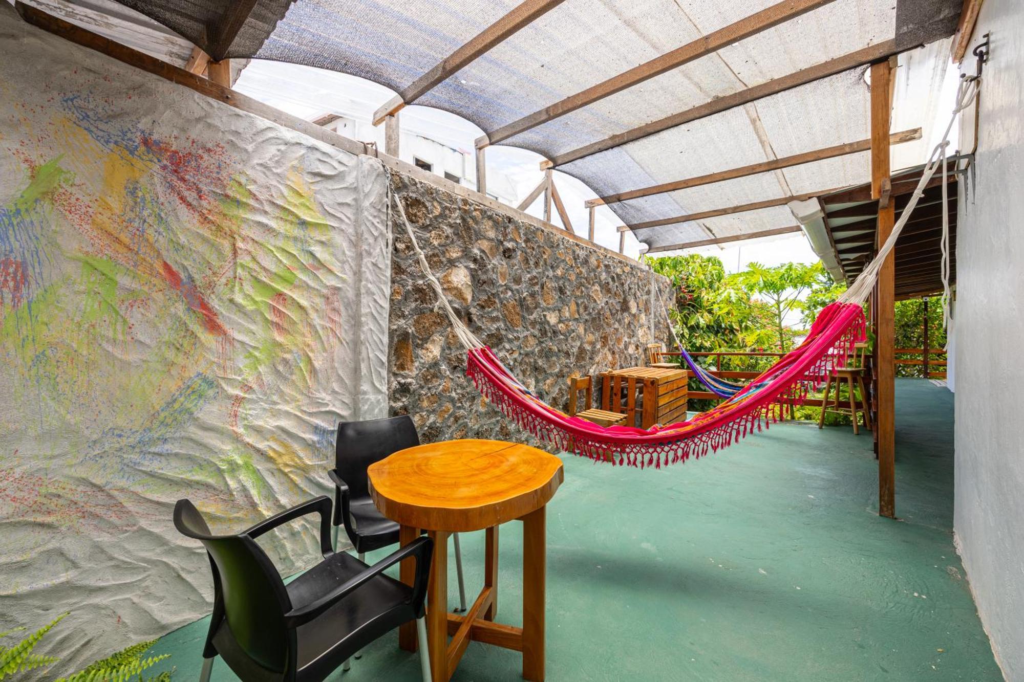 La Peregrina Galapagos B&B Puerto Ayora  Exteriör bild