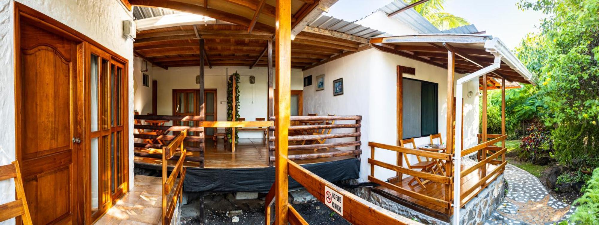 La Peregrina Galapagos B&B Puerto Ayora  Exteriör bild